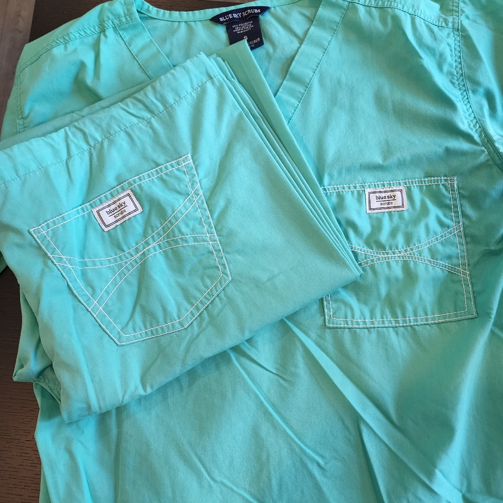 Blue Sky Scrubs Shelby Top & Bottom Set, Green